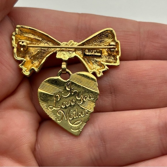 Vintage Avon Gold Tone Textured Ribbon Hanging Heart Brooch Pin Mother’s Day - Picture 5 of 9